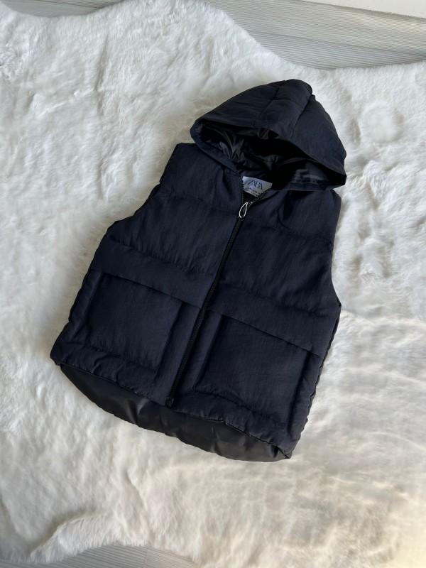 Siyah Renk Kapşonlu Yelek